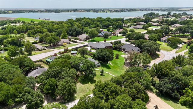 110 Pecan Valley Lane, Waxahachie, TX 75165