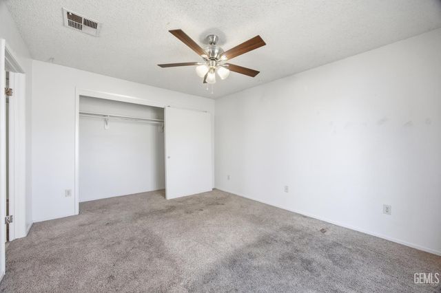 5300 Dunsmuir Road 20, Bakersfield, CA 93309