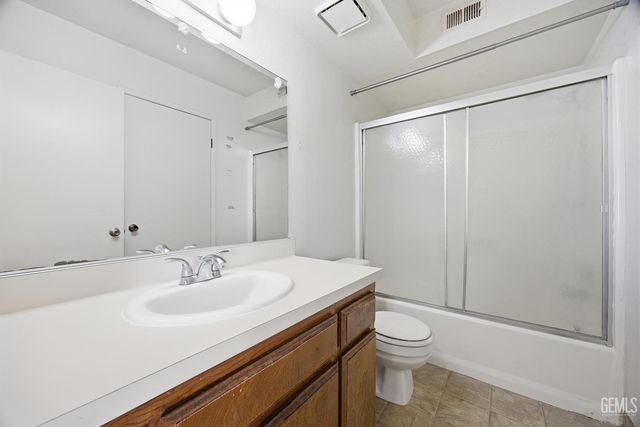 5300 Dunsmuir Road 20, Bakersfield, CA 93309