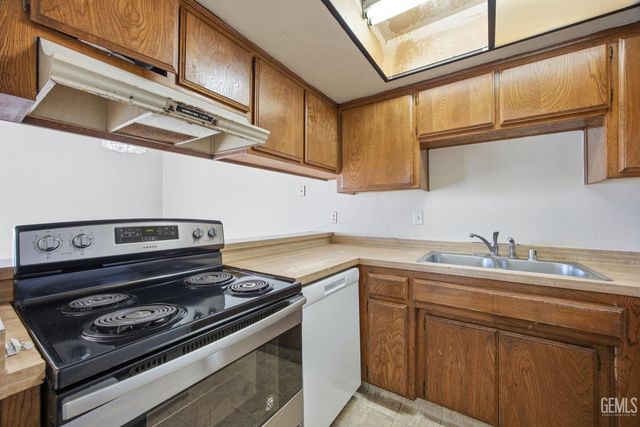 5300 Dunsmuir Road 20, Bakersfield, CA 93309