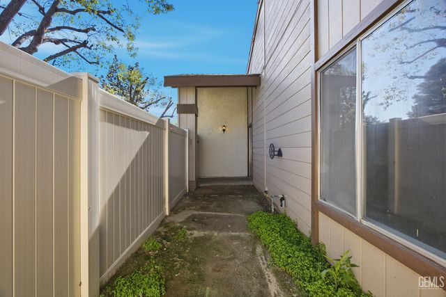 5300 Dunsmuir Road 20, Bakersfield, CA 93309