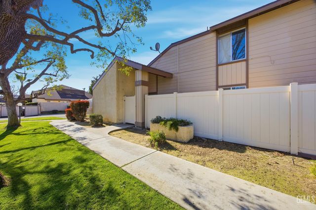 5300 Dunsmuir Road 20, Bakersfield, CA 93309