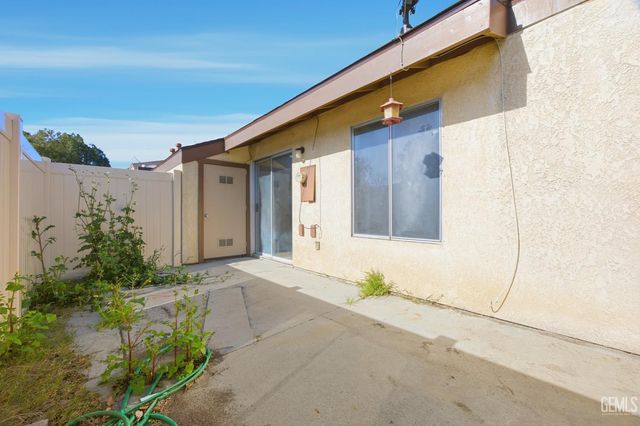 5300 Dunsmuir Road 20, Bakersfield, CA 93309