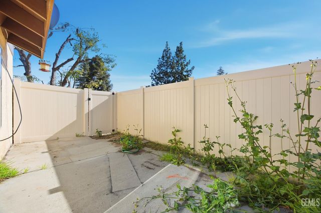 5300 Dunsmuir Road 20, Bakersfield, CA 93309