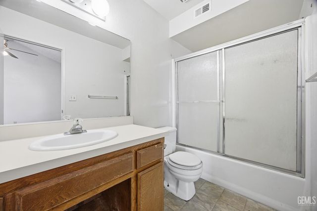 5300 Dunsmuir Road 20, Bakersfield, CA 93309