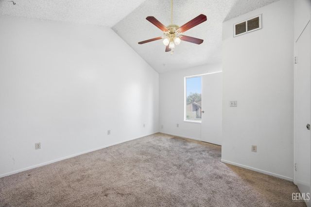 5300 Dunsmuir Road 20, Bakersfield, CA 93309