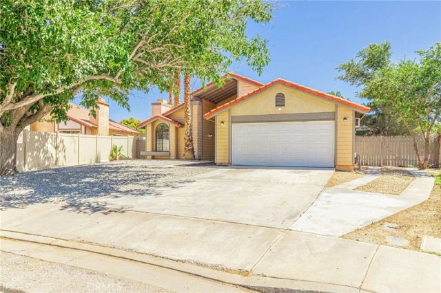 1544 E Norberry, Lancaster, CA 93535