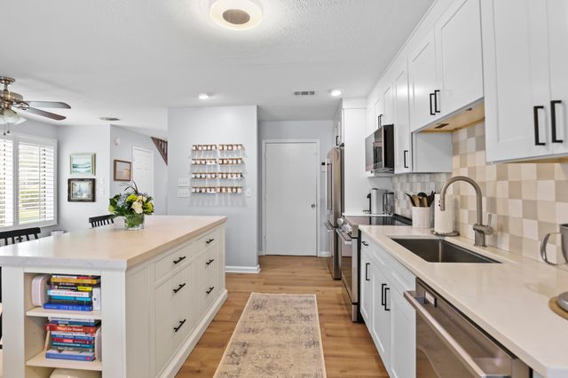 3266 NE Holly Creek Drive, Jensen Beach, FL 34957