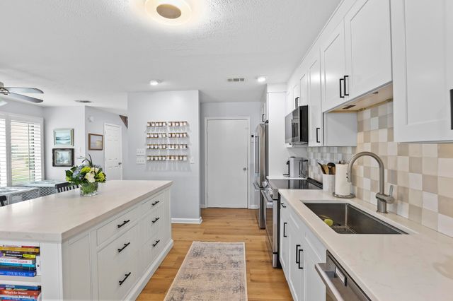 3266 NE Holly Creek Drive, Jensen Beach, FL 34957