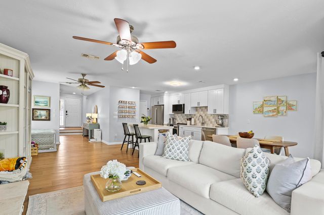 3266 NE Holly Creek Drive, Jensen Beach, FL 34957