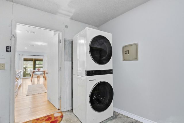 3266 NE Holly Creek Drive, Jensen Beach, FL 34957