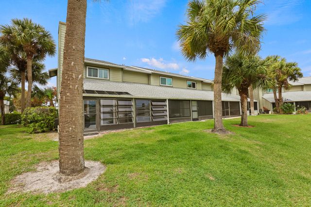 3266 NE Holly Creek Drive, Jensen Beach, FL 34957