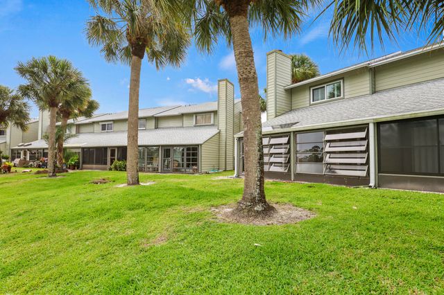 3266 NE Holly Creek Drive, Jensen Beach, FL 34957