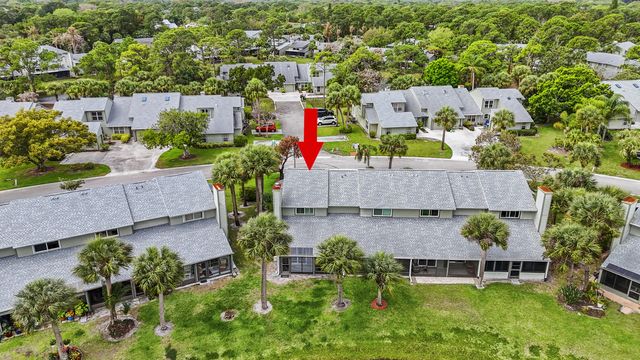 3266 NE Holly Creek Drive, Jensen Beach, FL 34957