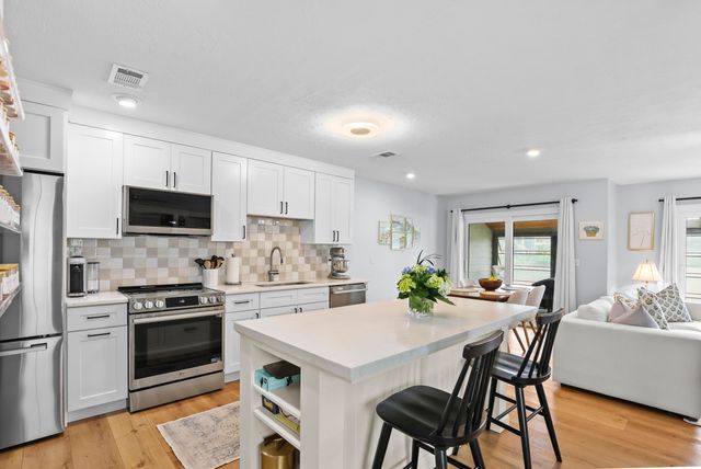 3266 NE Holly Creek Drive, Jensen Beach, FL 34957