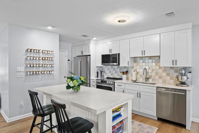 3266 NE Holly Creek Drive, Jensen Beach, FL 34957