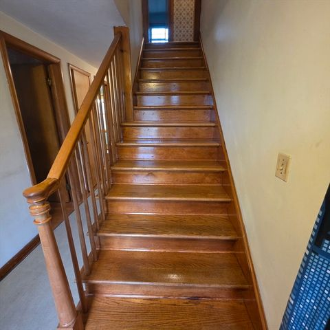 30 Woodcrest Road, Springfield, MA 01129