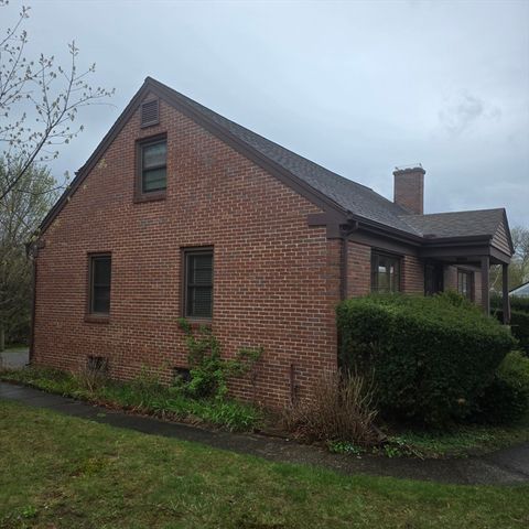30 Woodcrest Road, Springfield, MA 01129