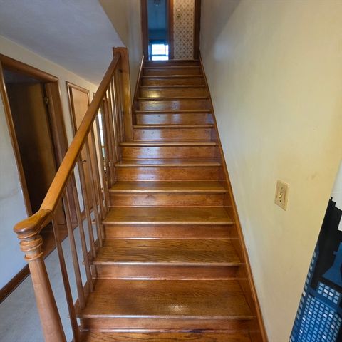 30 Woodcrest Road, Springfield, MA 01129