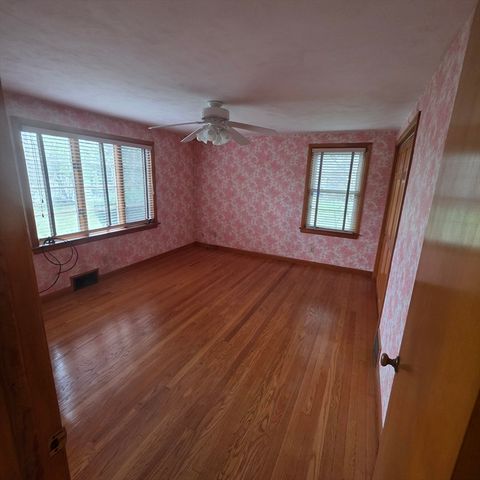30 Woodcrest Road, Springfield, MA 01129