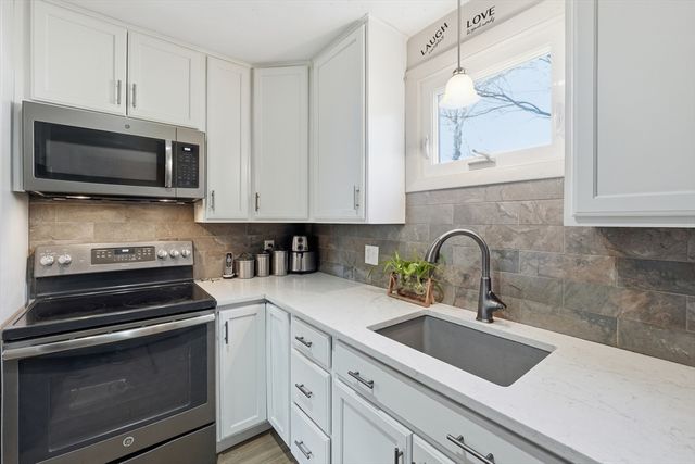 11 Paul St, Auburn, MA 01501