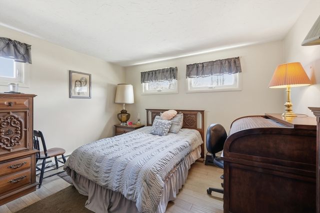 11 Paul St, Auburn, MA 01501