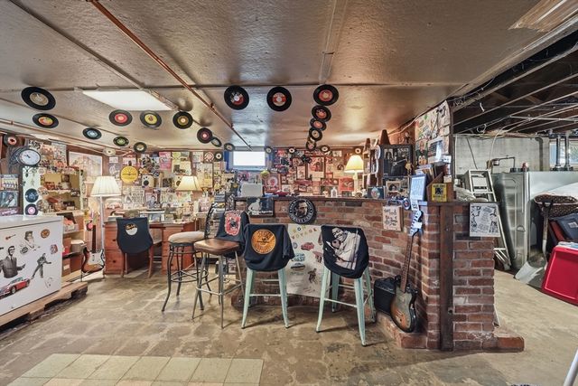11 Paul St, Auburn, MA 01501
