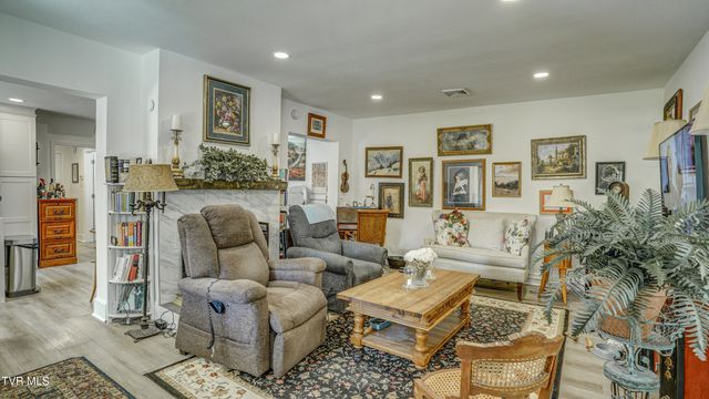 434 Lindsey Street, Bristol, VA 24201