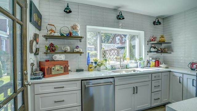 434 Lindsey Street, Bristol, VA 24201