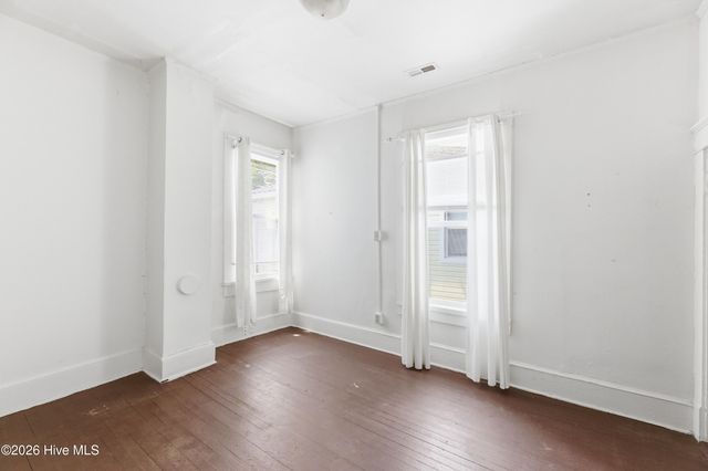 623 S 6th Street, Wilmington, NC 28401