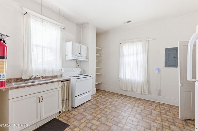 623 S 6th Street, Wilmington, NC 28401