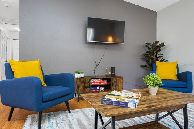 212 W SOUTH AVENUE, Tampa, FL 33603