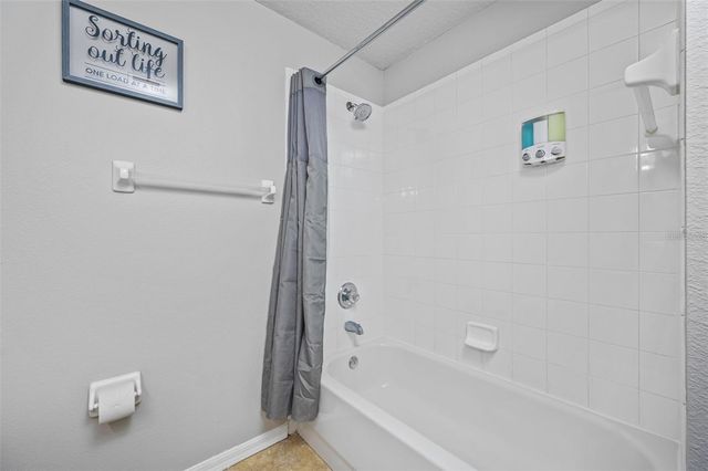 212 W SOUTH AVENUE, Tampa, FL 33603