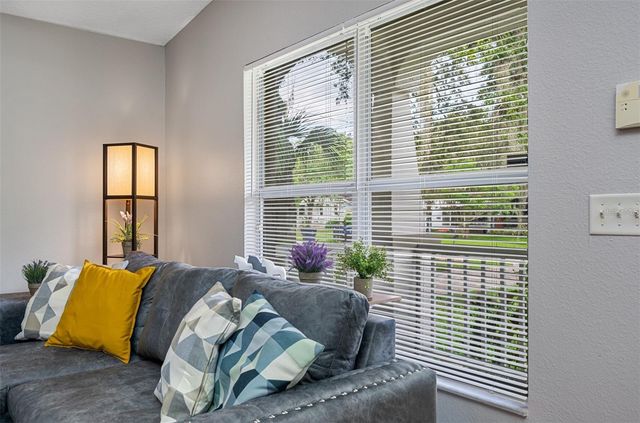 212 W SOUTH AVENUE, Tampa, FL 33603