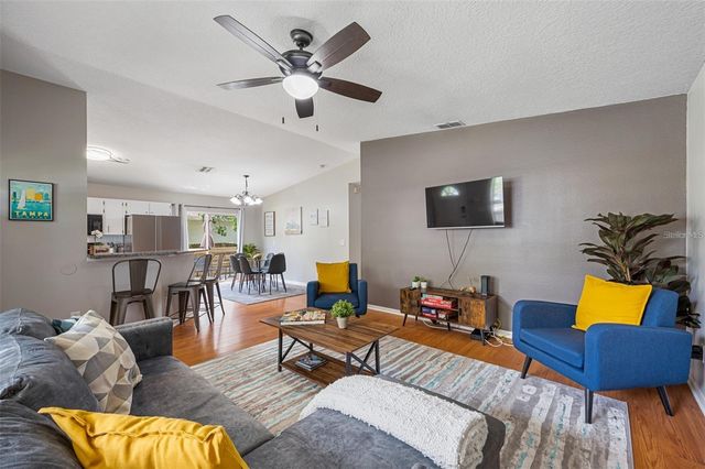 212 W SOUTH AVENUE, Tampa, FL 33603