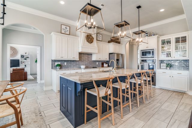 10055 Dorsett Drive, Talty, TX 75126