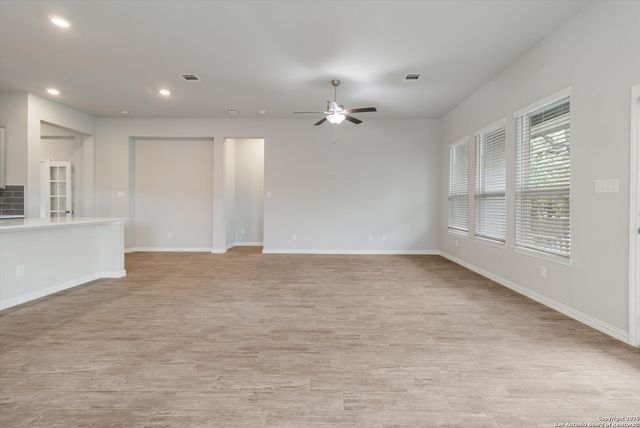 22843 Carriage Bush Dr, San Antonio, TX 78261