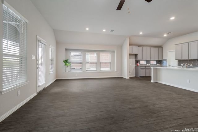 22843 Carriage Bush Dr, San Antonio, TX 78261