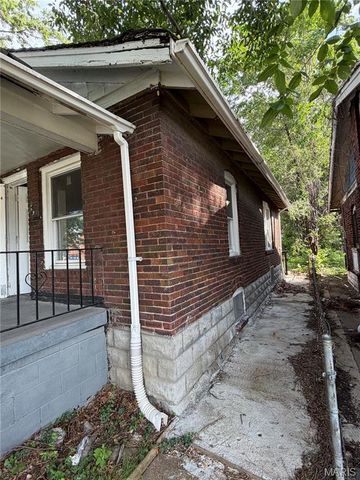 6719 Stratford Avenue, Pine Lawn, MO 63121