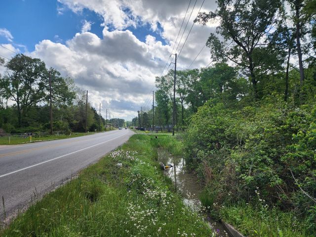 27540 Fm 2090, Splendora, TX 77372