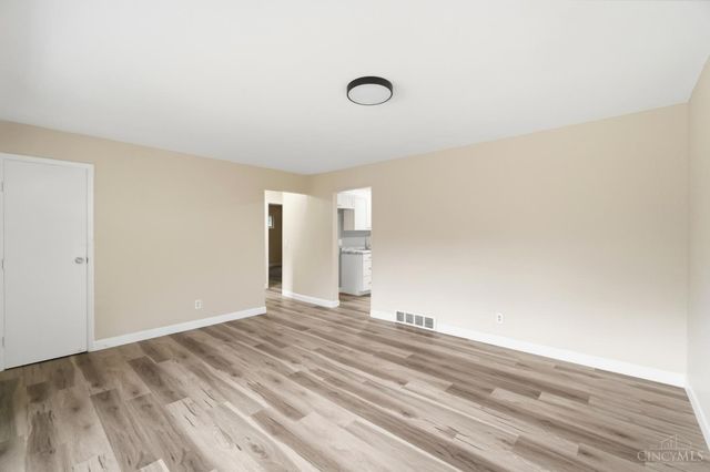2751 Pickmeier Lane, Cincinnati, OH 45211