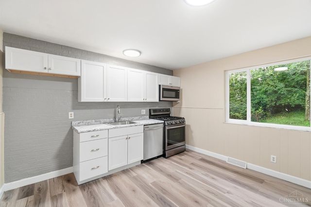 2751 Pickmeier Lane, Cincinnati, OH 45211