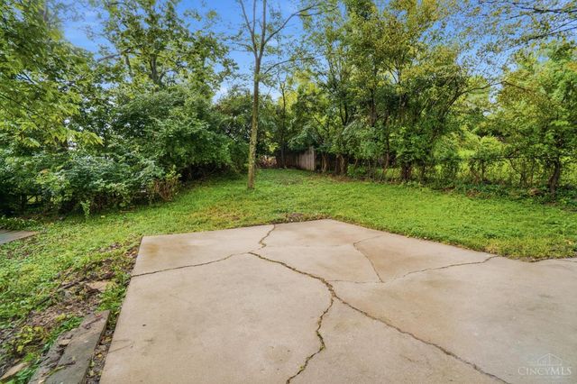 2751 Pickmeier Lane, Cincinnati, OH 45211
