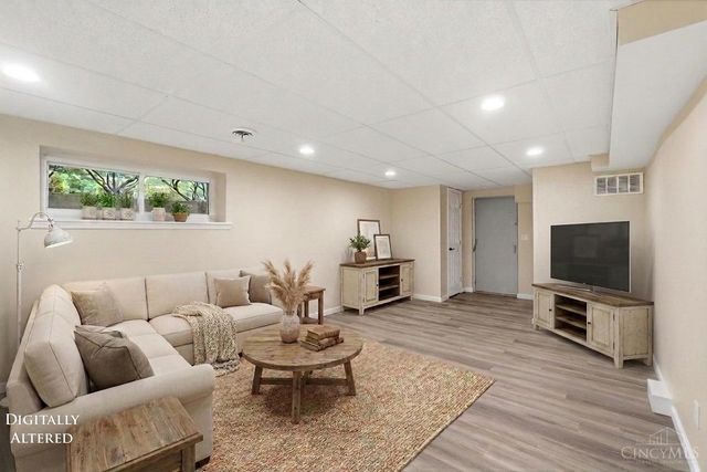 2751 Pickmeier Lane, Cincinnati, OH 45211