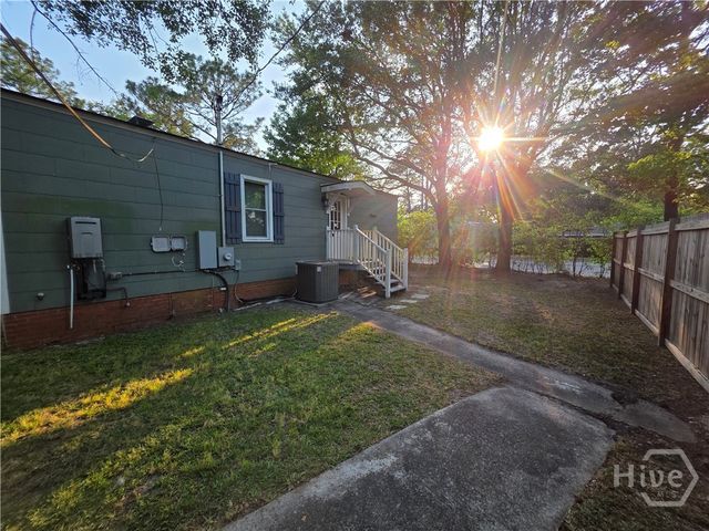 202 E 58 Street, Savannah, GA 31405