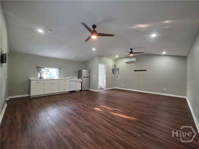 202 E 58 Street, Savannah, GA 31405