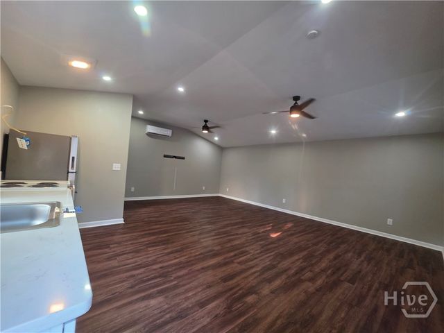 202 E 58 Street, Savannah, GA 31405