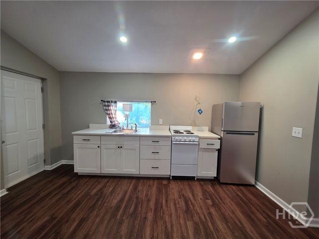 202 E 58 Street, Savannah, GA 31405