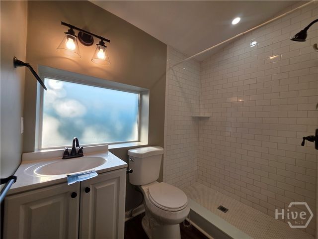 202 E 58 Street, Savannah, GA 31405