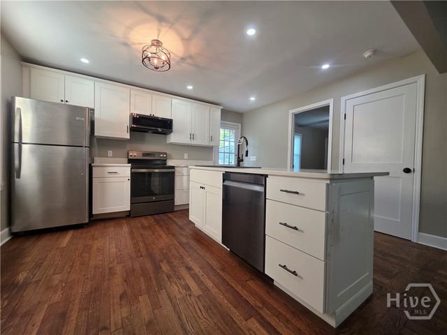 202 E 58 Street, Savannah, GA 31405